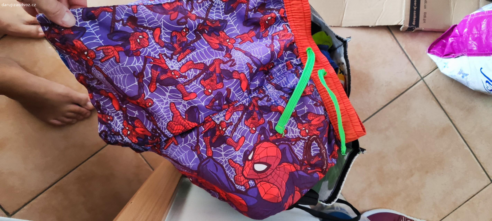 Různé oblečení po mě a synech :). Daruji oblečení ( i zimní ) po mě ( vel. L ) a synů, od 110 - 134/140, nevejdou se všechny fotky :(!
  Je toho fakt hodně a pravděpodobně bude ještě pár kousků přibývat... 
   Prosím o vlastní přenašedlo a pokud budete mít zájem, přijeďte, co nejdříve ;).