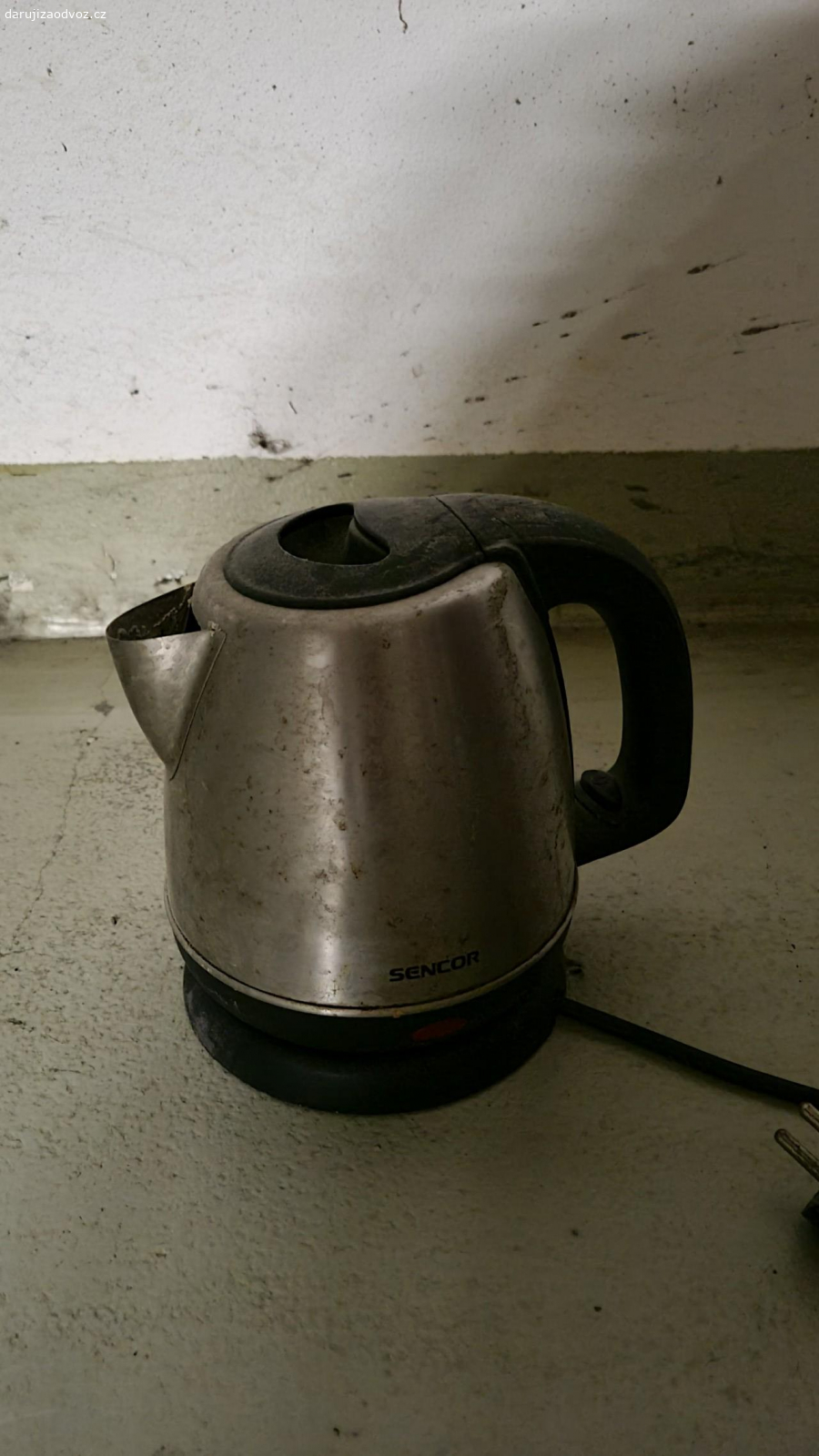 rychlovarna konvice Sencor. za odvoz rychlovarna konvice Sencor , funkcni, dva roky nepouzivana v komore.
