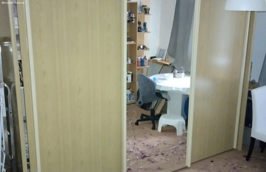 Šatní skříň