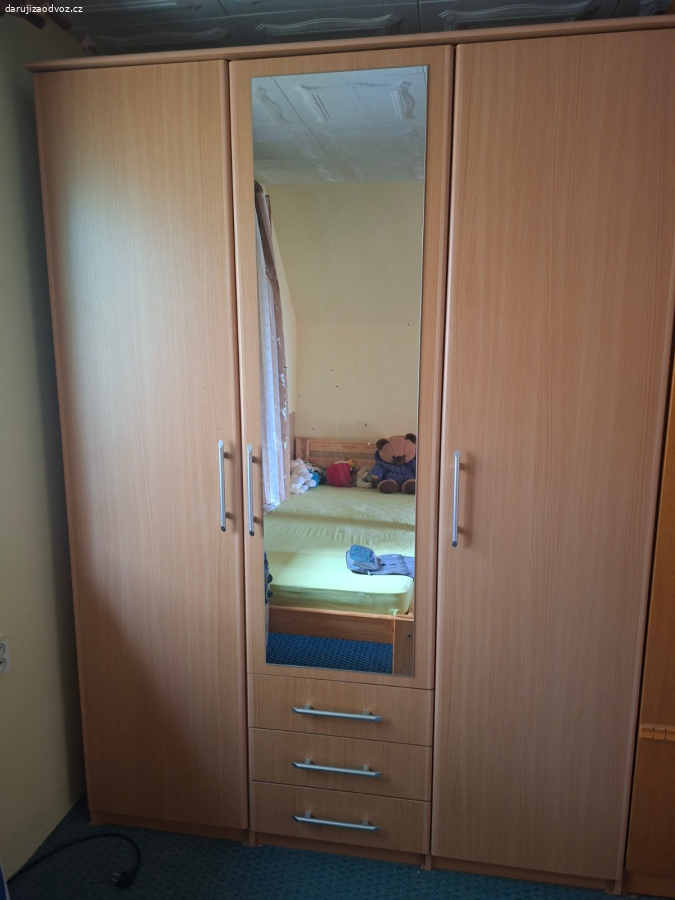 Šatní skříň