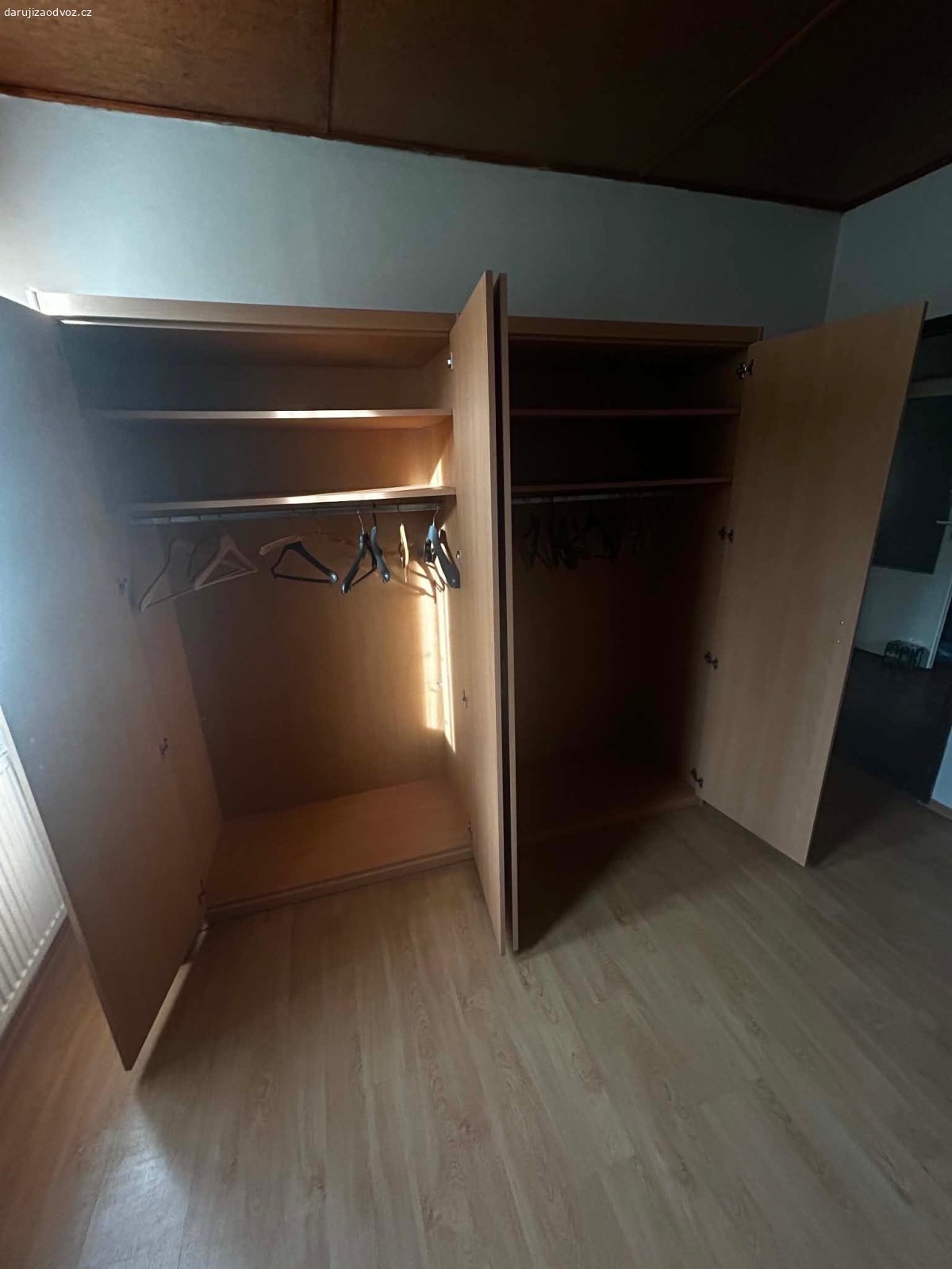 šatní Skříně 2ks. prázdné