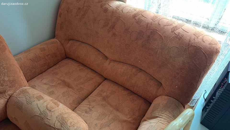Sedací souprava. Daruji za odvoz sedaci soupravu asi rozkládací  2 dily - cca 180 * 95 a 140 * 95 - Vinohrady Praha 3