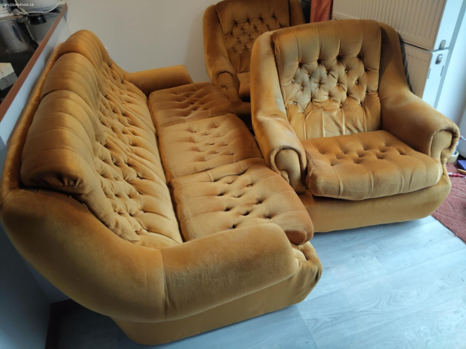 Sedací souprava. Gauč a dvě křesla