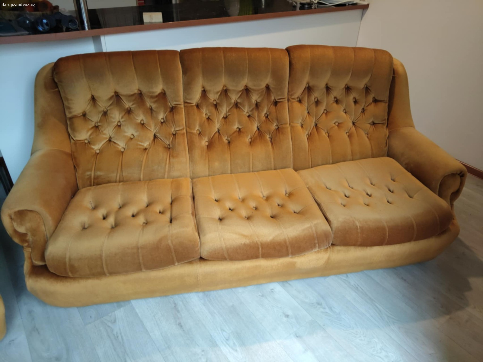 Sedací souprava. Gauč a dvě křesla