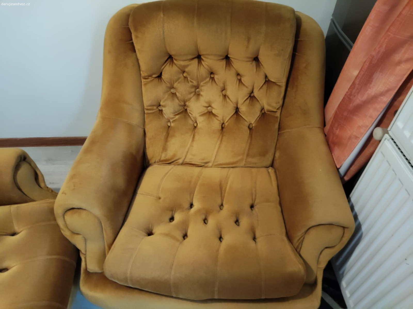Sedací souprava. Gauč a dvě křesla