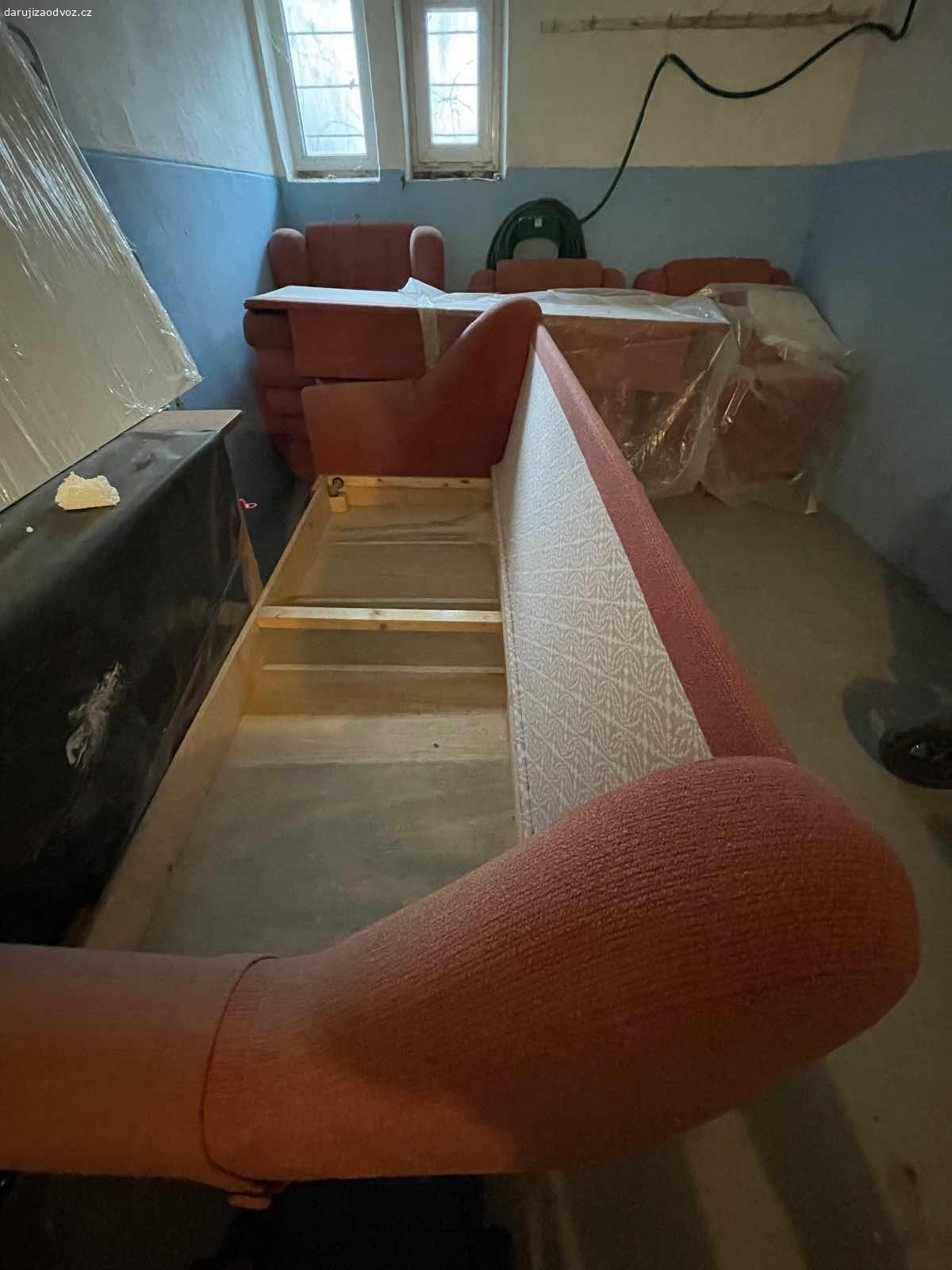 Sedací souprava. Sedací souprava a tři křesla