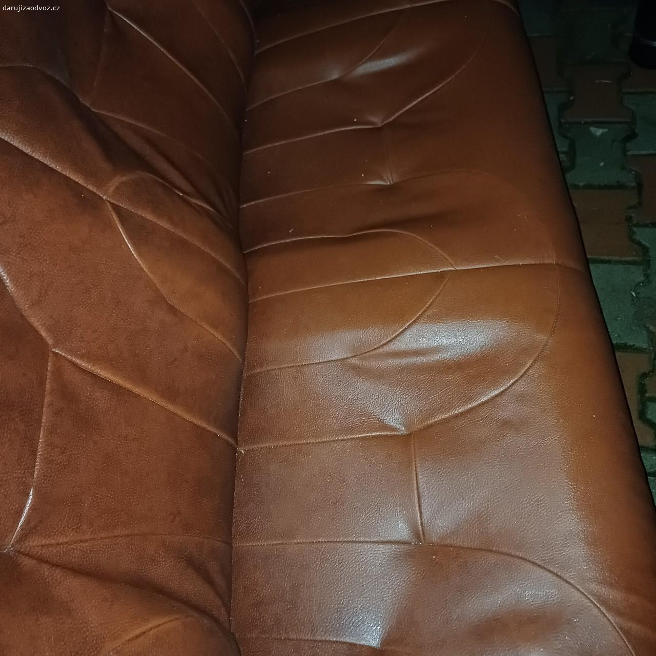 sedačka koženka. zachovalá trojsedak