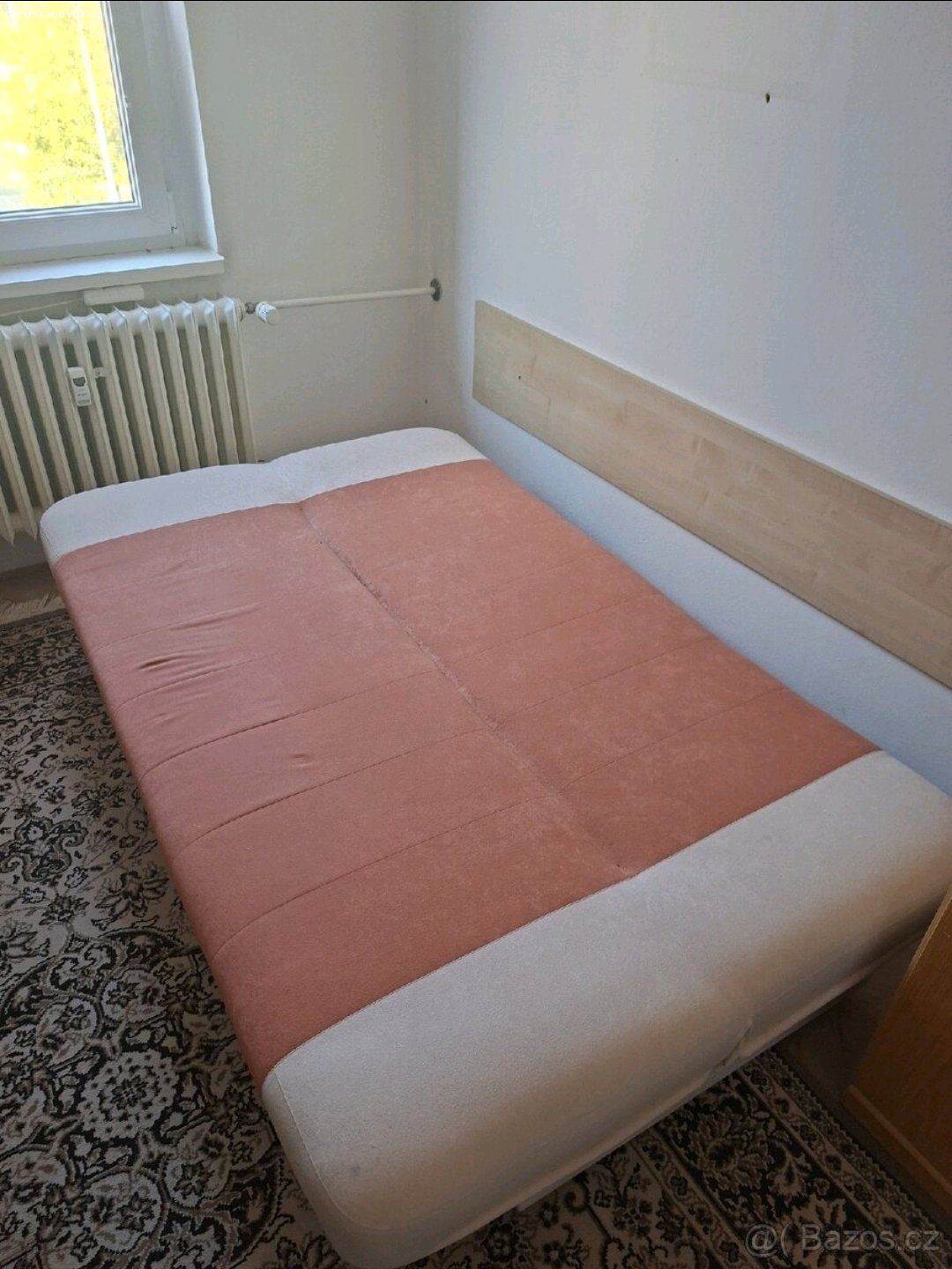 sedačka / postel. Za odvoz, s nutností snést ze 3. patra, nabízíme sedačku s úložným prostorem, která se dá jednou rukou rozložit na postel (1½ lůžko?).
K vyzvednutí v Žabovřeskách na ulici Zborovská.
Nutné odvézt do středy 2.9.2026, včetně.