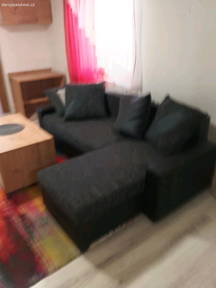 sedacka. v dobrém stavu za odvoz