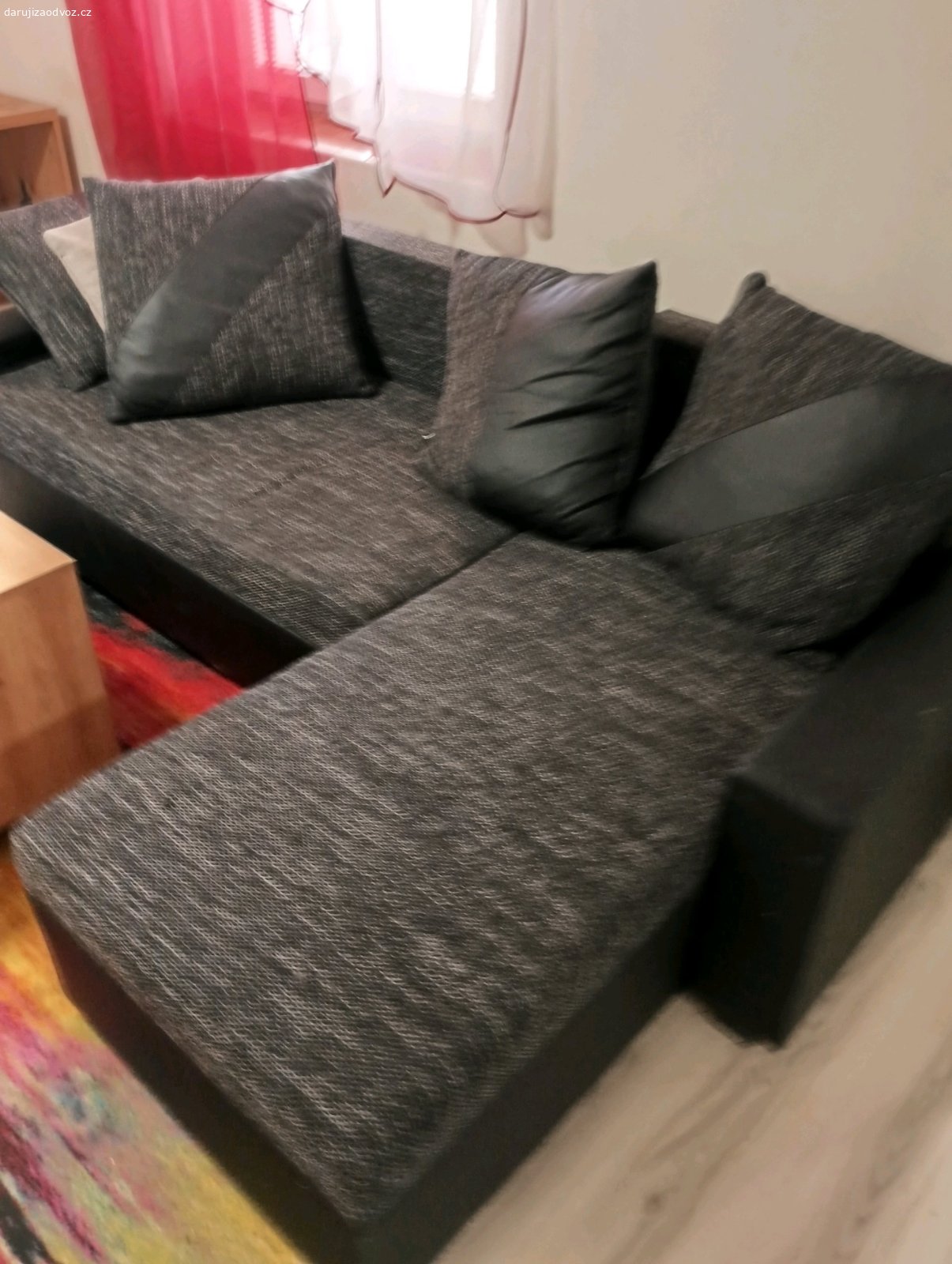 sedacka. v dobrém stavu za odvoz