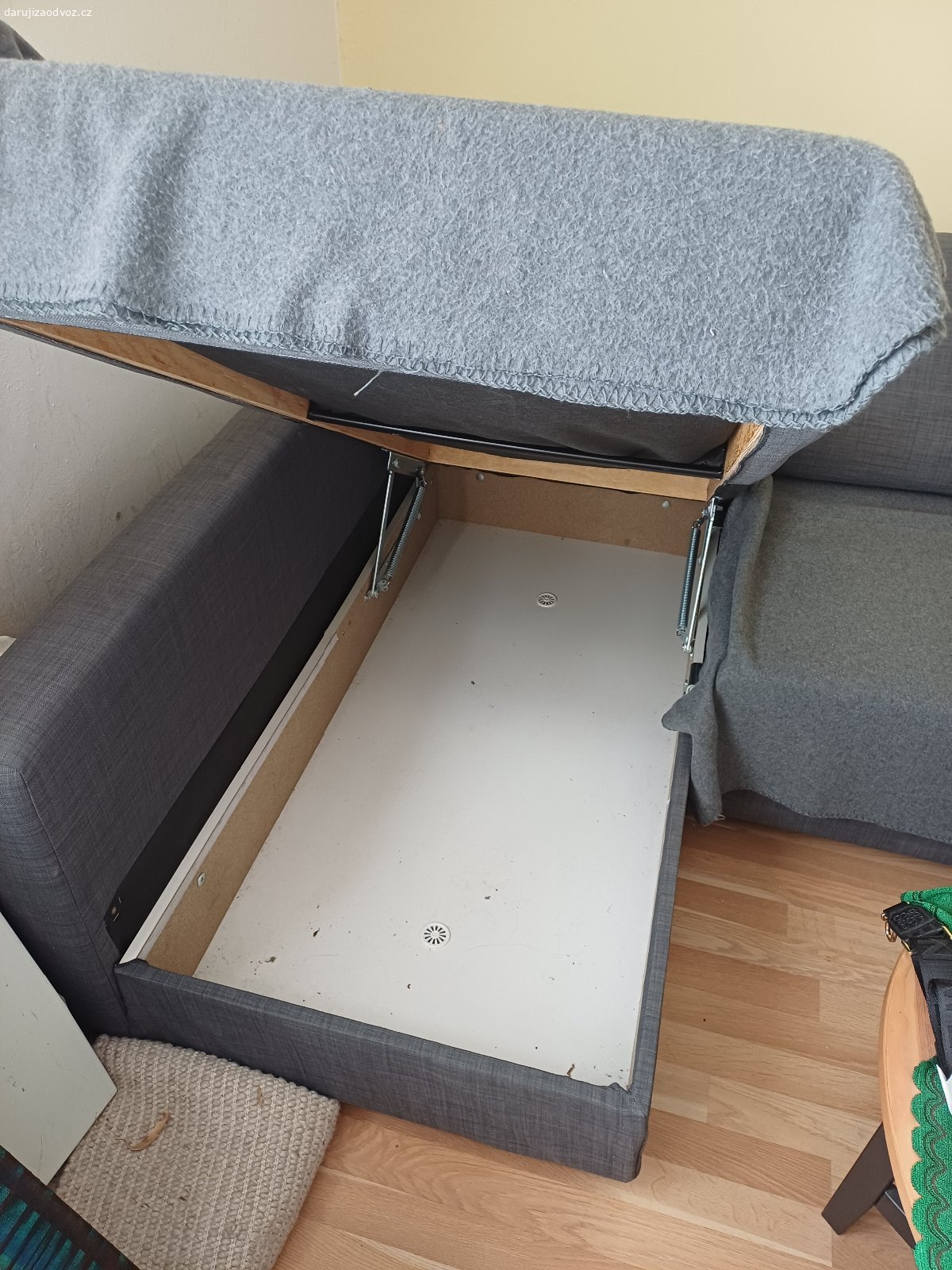 Sedacka. Sedacka ikea rozkladaci
