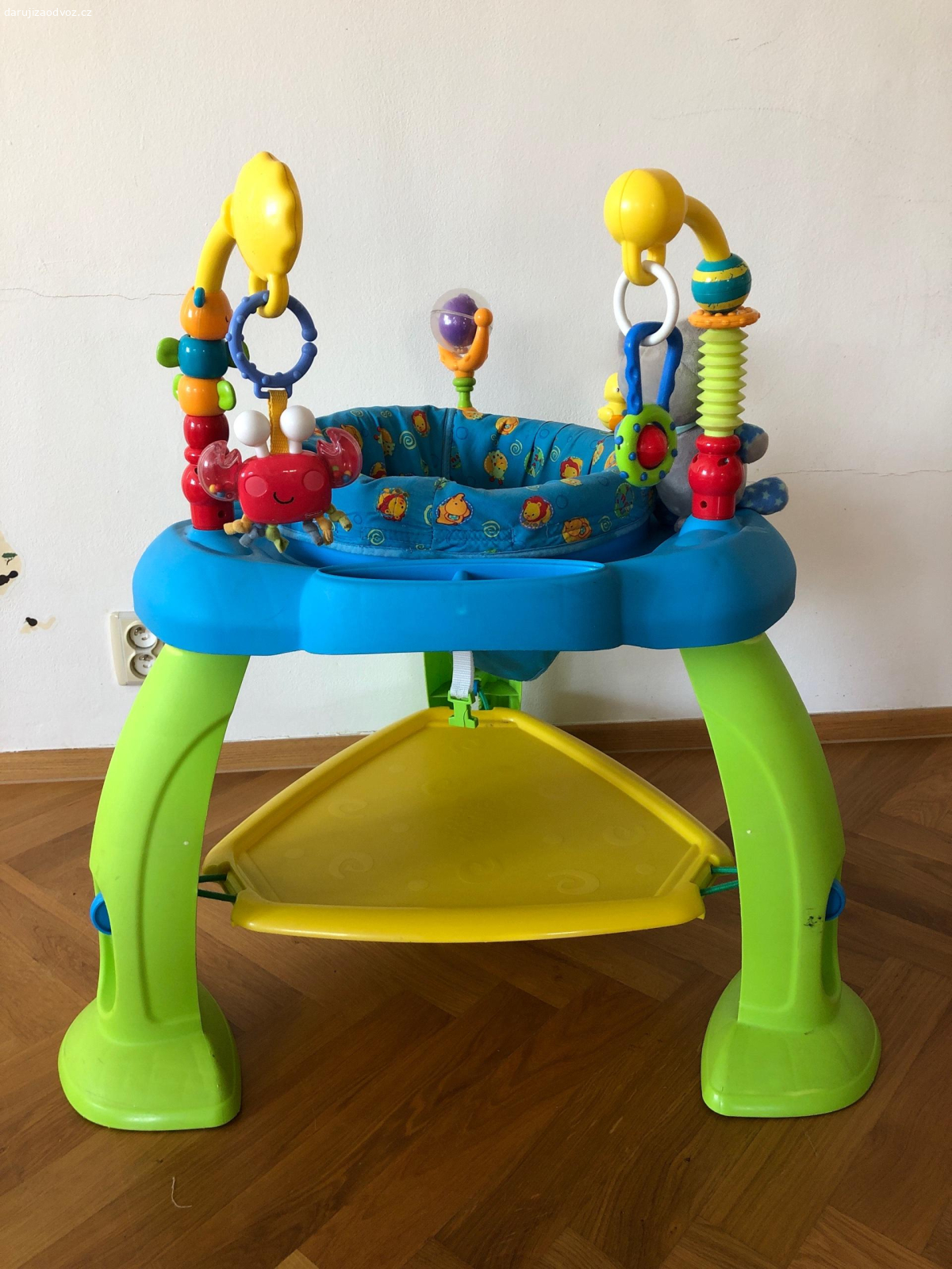 sedátko pro miminka. Daruji tomu, kdo si muze nejdrive odvezt