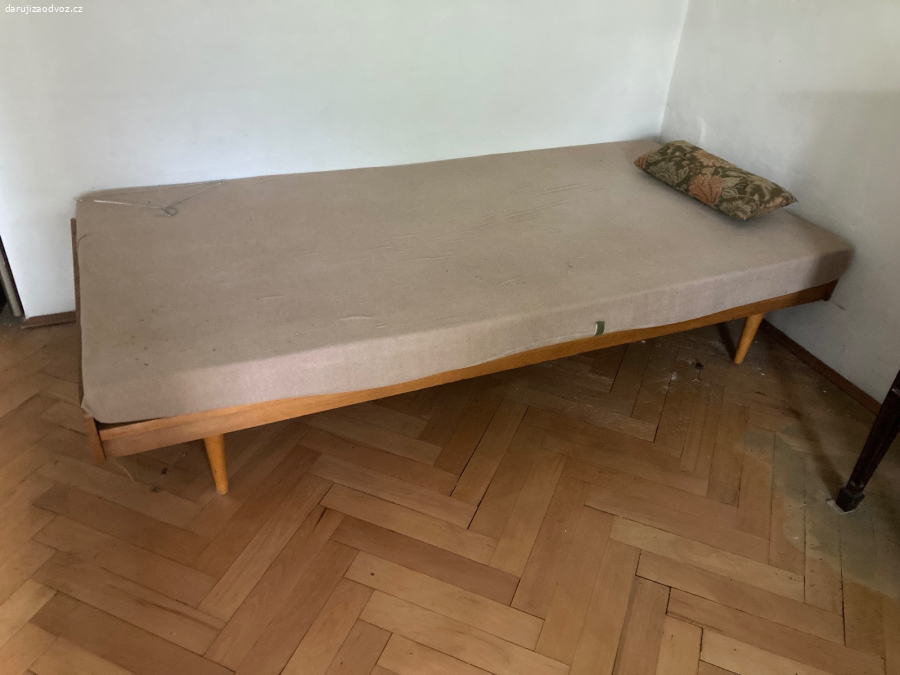 sektorová válenda s matrací nebo bez