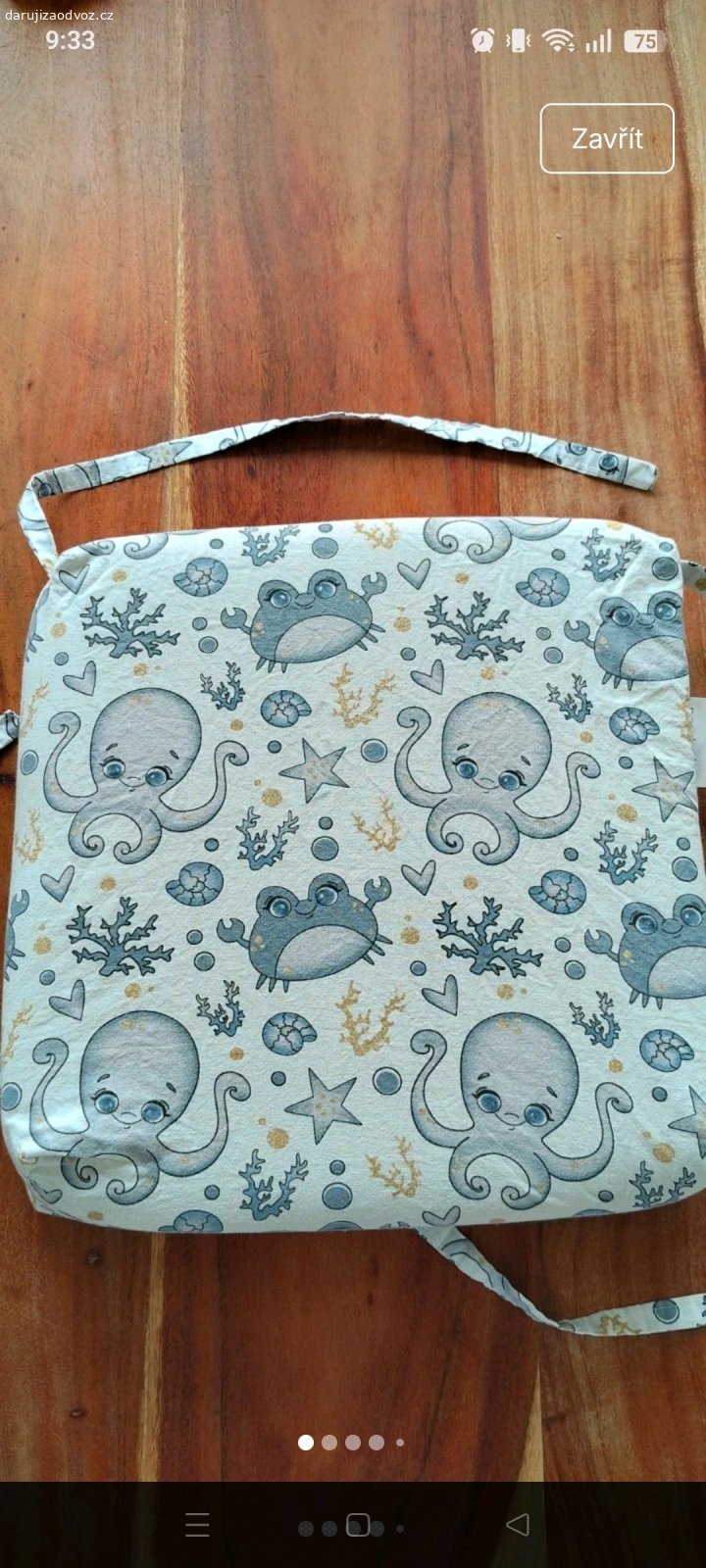 set 3 veci pre dieťatko. 2 x nepremokavy poťah do detskej postieľky 
1 x vankúš skoro nepoužívaný 50x60 cm JYSK 
1 x podsedák. 

v prípade záujmu môžem ako celok po dohode poslať.
