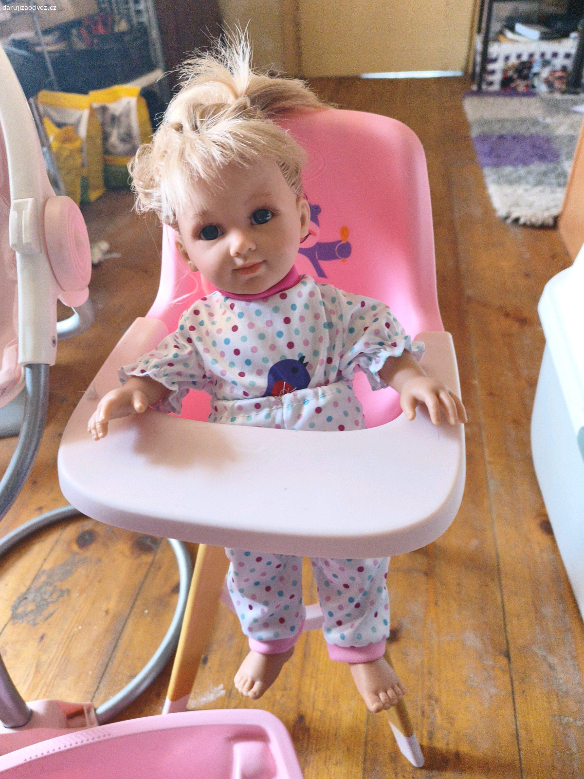 setík pro holčičky. kočárek, vanička , postýlka, nočník,2x jídelní židlička a panenka pro malou princeznu. u jedné židličky je potřeba přišít pásy už jsem tak koupila . Předání Koloděje nad Lužnicí nebo zítra Písek