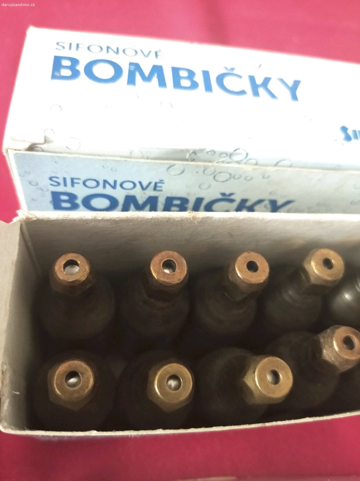 Sifonové Bombičky 8g - CO². 16 nových plných, 14 prázdných (pro výměnu a jako bonus 5 starých prázdných šlehačkových bombiček)