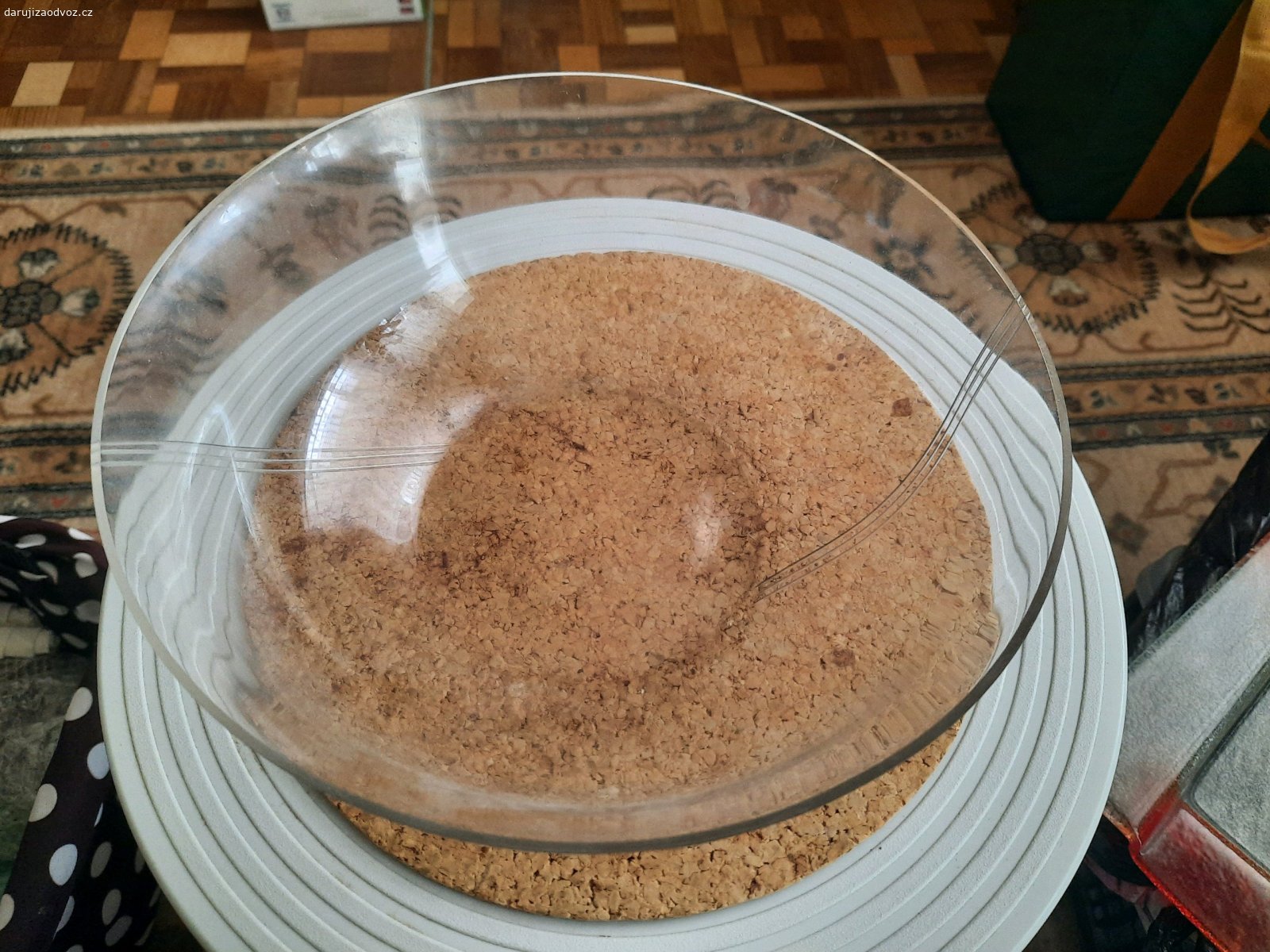 Skleněná mísa. Skleněná mísa (tenkostěnná). Preferuji osobní předání před zasíláním.