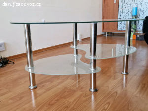 Skleněný konferenční stolek