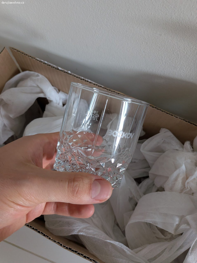 Sklenice 14 ks (7 na alkohol, 7  pivních)