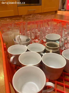 Sklenice a hrnky