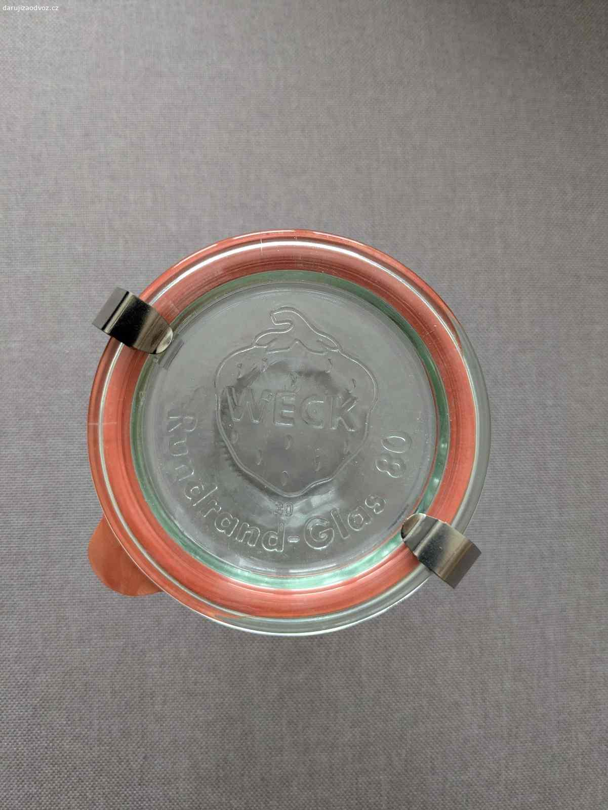 Sklenice od svíčky; 8,5 cm v průměru. Předání ideálně na metru B - Lužiny nebo na trase Lužiny - Křižíkova.

Pokud máte zájem, pište rovnou kdy můžete vyzvednout - bez tohoto údaje NEODPOVÍDÁM. Děkuji za pochopení.

Hořká čokoláda výměnou potěší, ale není podmínkou.