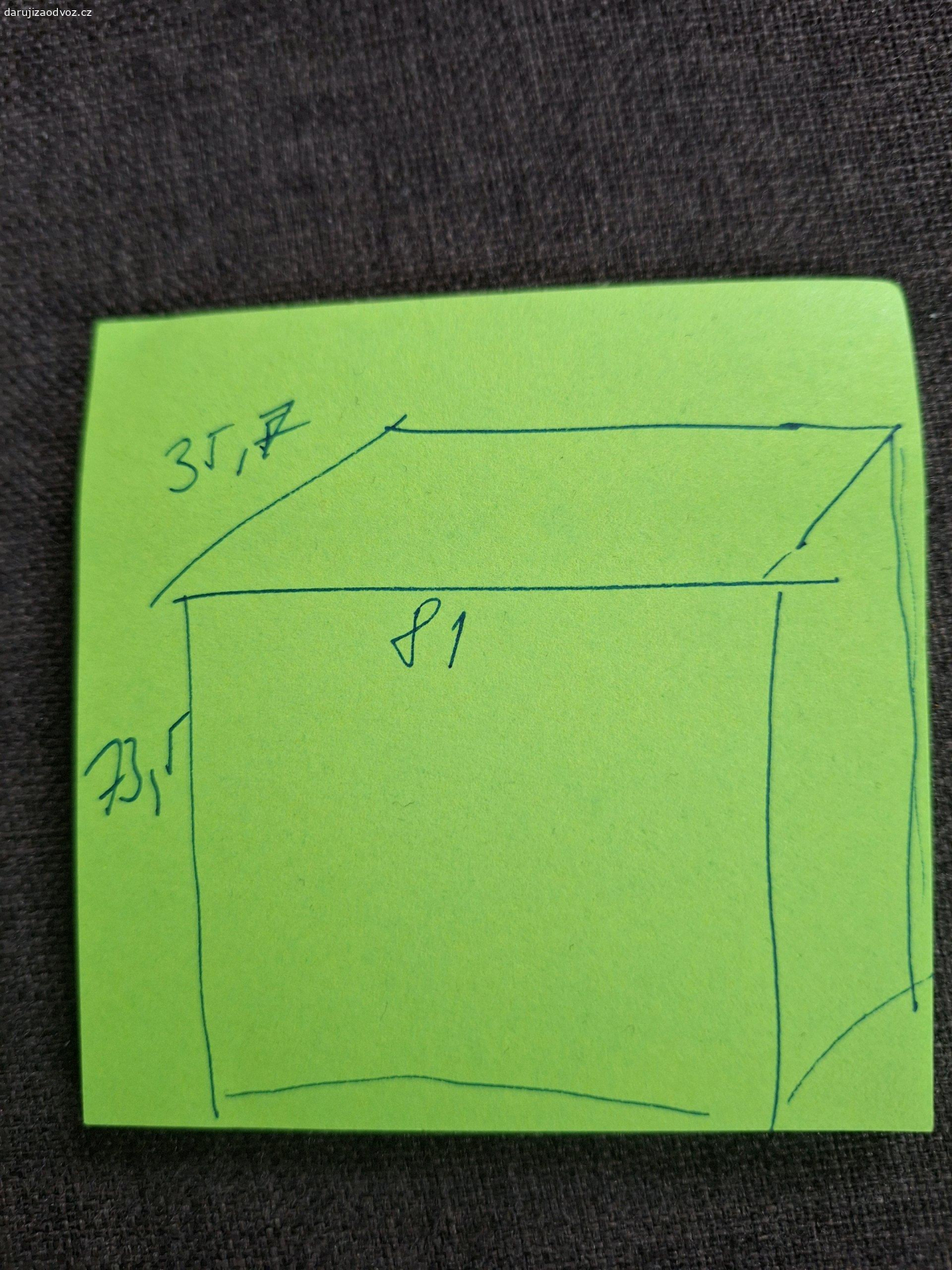 skříň pod akvarium. rozmery viz obrazek. dobry stav. lehce poskozena horni deska.