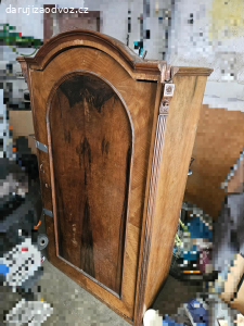 Skříň