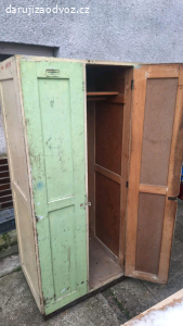 skříň