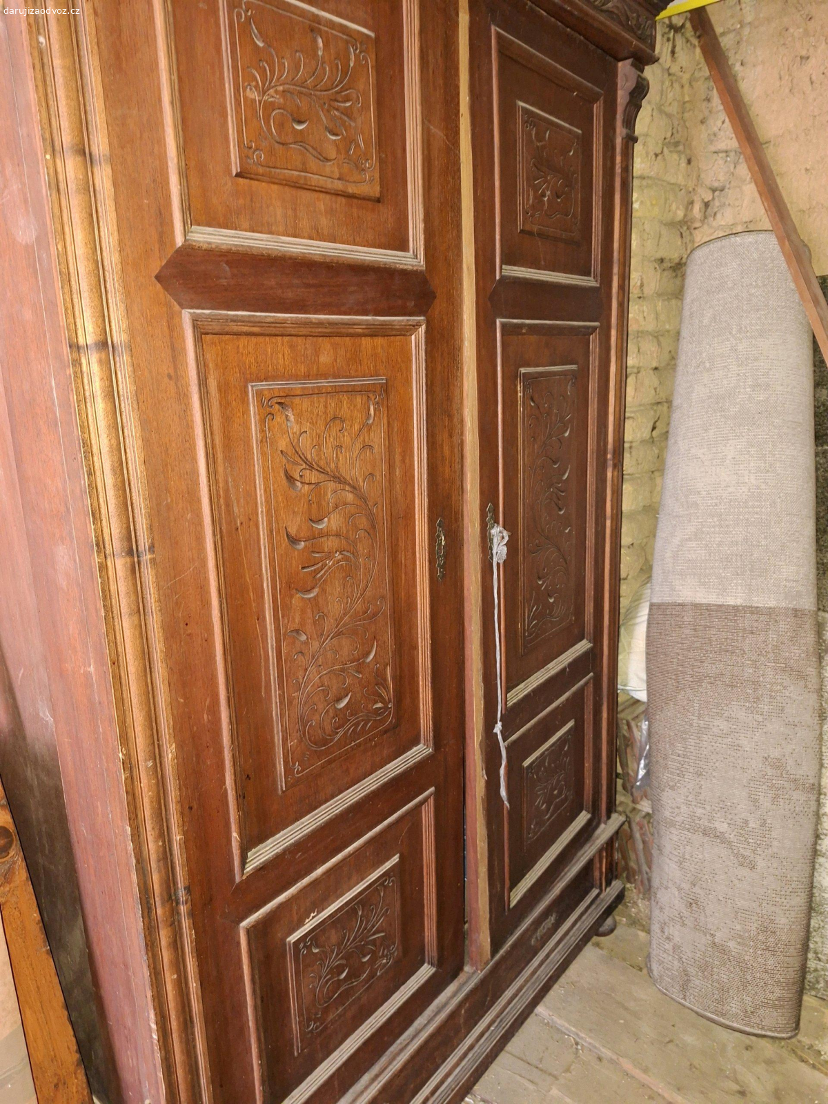 Daruji skříň. rezervace