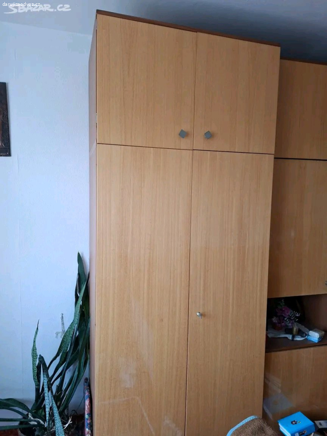 Skříň