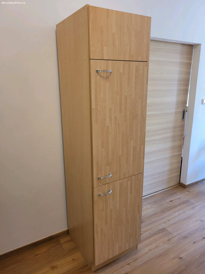 Skříň