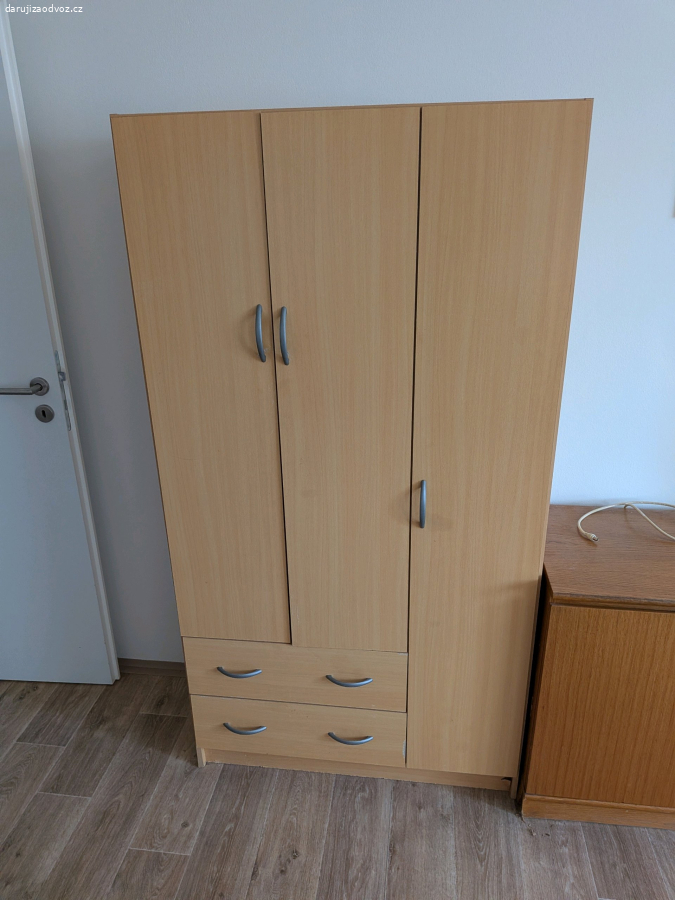 Skříň