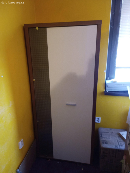 skříně