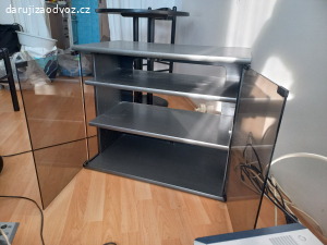 Skříňka pod TV s poličkami pro audio - video