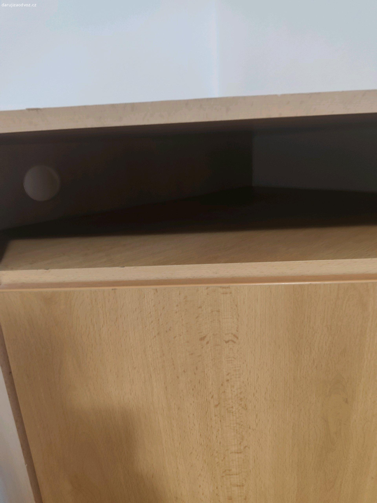 Skříňka, stolek. rozměry na fotografiích
