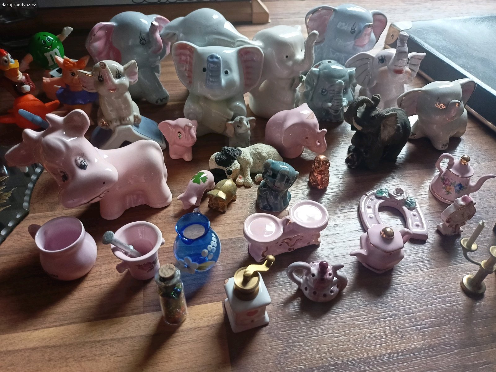 Sloni, miniaturky. Sbírka slonů a miniatur