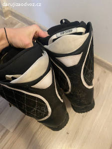 Snowboardové boty daruji