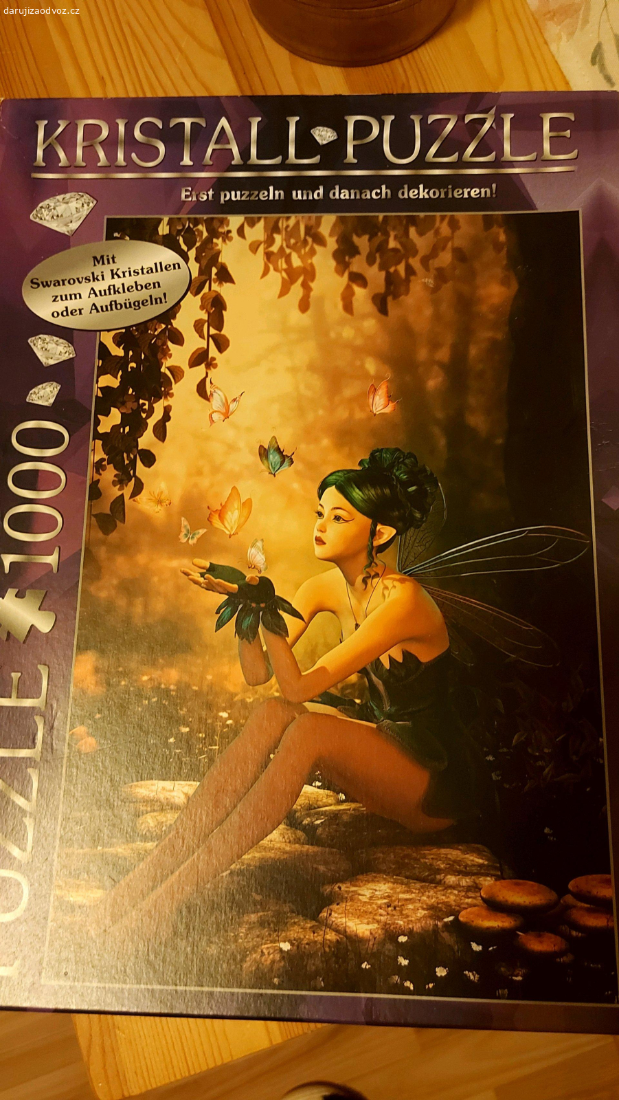 sošky, hrnek, puzzle, světýlka. sošky: beruška, žába dřevěná, ropucha na peníze, andílek dřevěný s ruzeninem, čínská kočka štěstí, skleněný svítící slon, ježek. 
hrnek se srdcem černý, reaguje na horkou vodu. 
puzzle s krystaly, nerozbalene a celé. 
led světýlka na baterky nerozbalene.