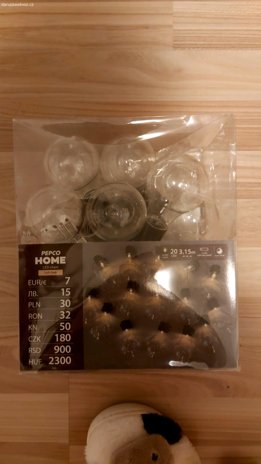 sošky, hrnek, puzzle, světýlka. sošky: beruška, žába dřevěná, ropucha na peníze, andílek dřevěný s ruzeninem, čínská kočka štěstí, skleněný svítící slon, ježek. 
hrnek se srdcem černý, reaguje na horkou vodu. 
puzzle s krystaly, nerozbalene a celé. 
led světýlka na baterky nerozbalene.