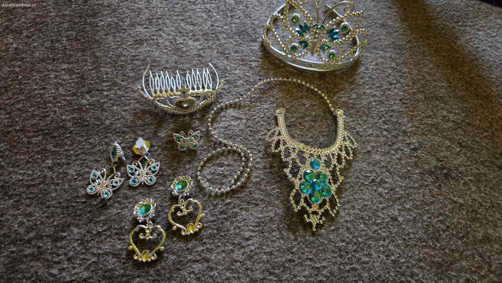 Sperky, celenky, paruky. Detska bizuterie