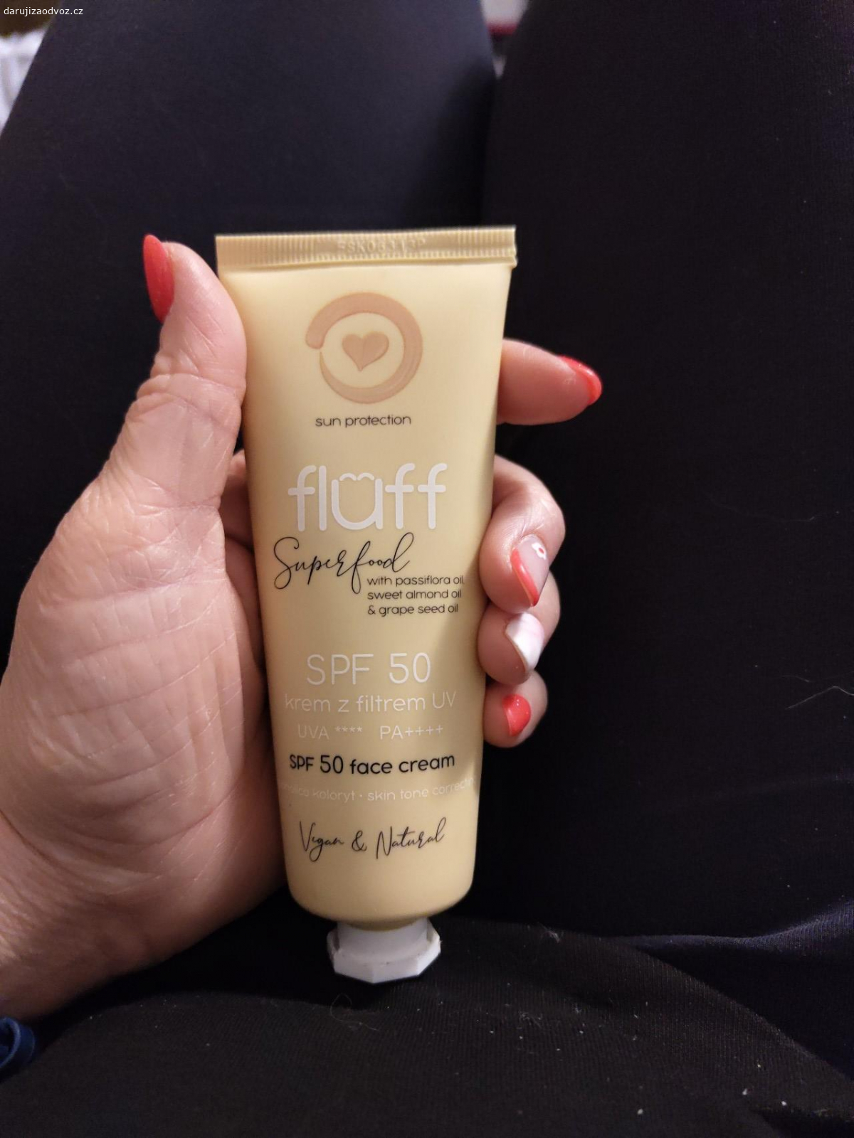 SPF 50 na obličej tónovací. Mírně pleť sjednocuje. Funguje jako takový BB cream. Mně nevyhovuje. Zhruba polovina- az ¾ baleni
Předání Rosice nebo Brno