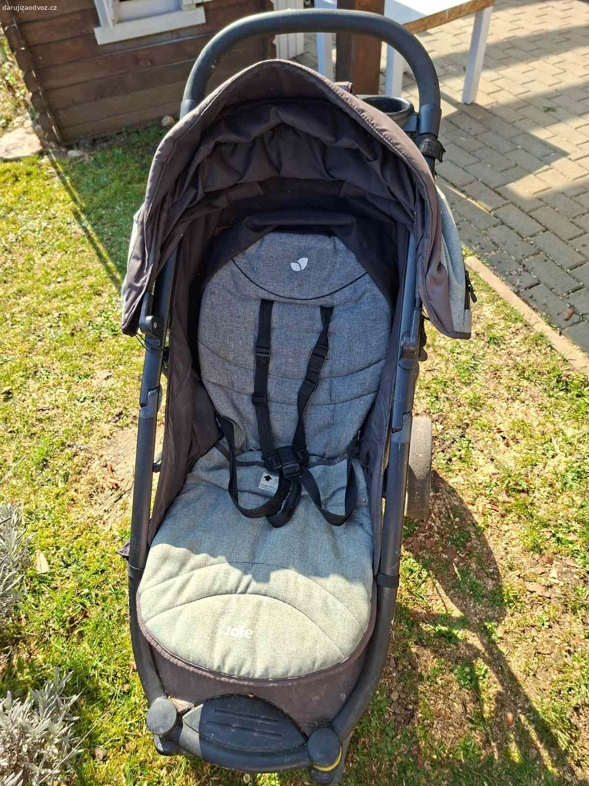 Sportovni kocarek Joki. Spise na chalupu. Ale je plne funkcni.