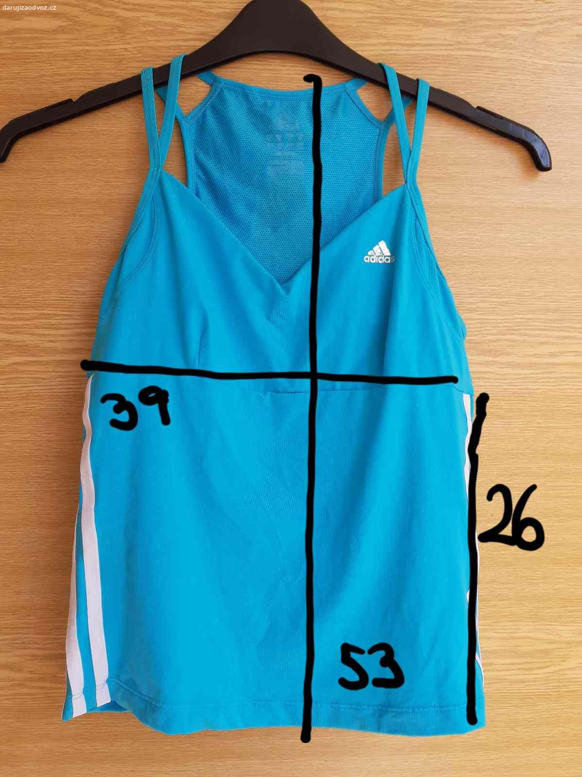 Sportovní top Adidas, vel. S/M. Daruji tyrkysový sportovní top Adidas, velikost nejspíše S nebo M. Nošený jen párkrát, výborný stav. Uvedené rozměry měřeny plošně!
Předání Praha, Karlovo náměstí, vedle prodejny Albert, mezi 17:00 a 20:00.