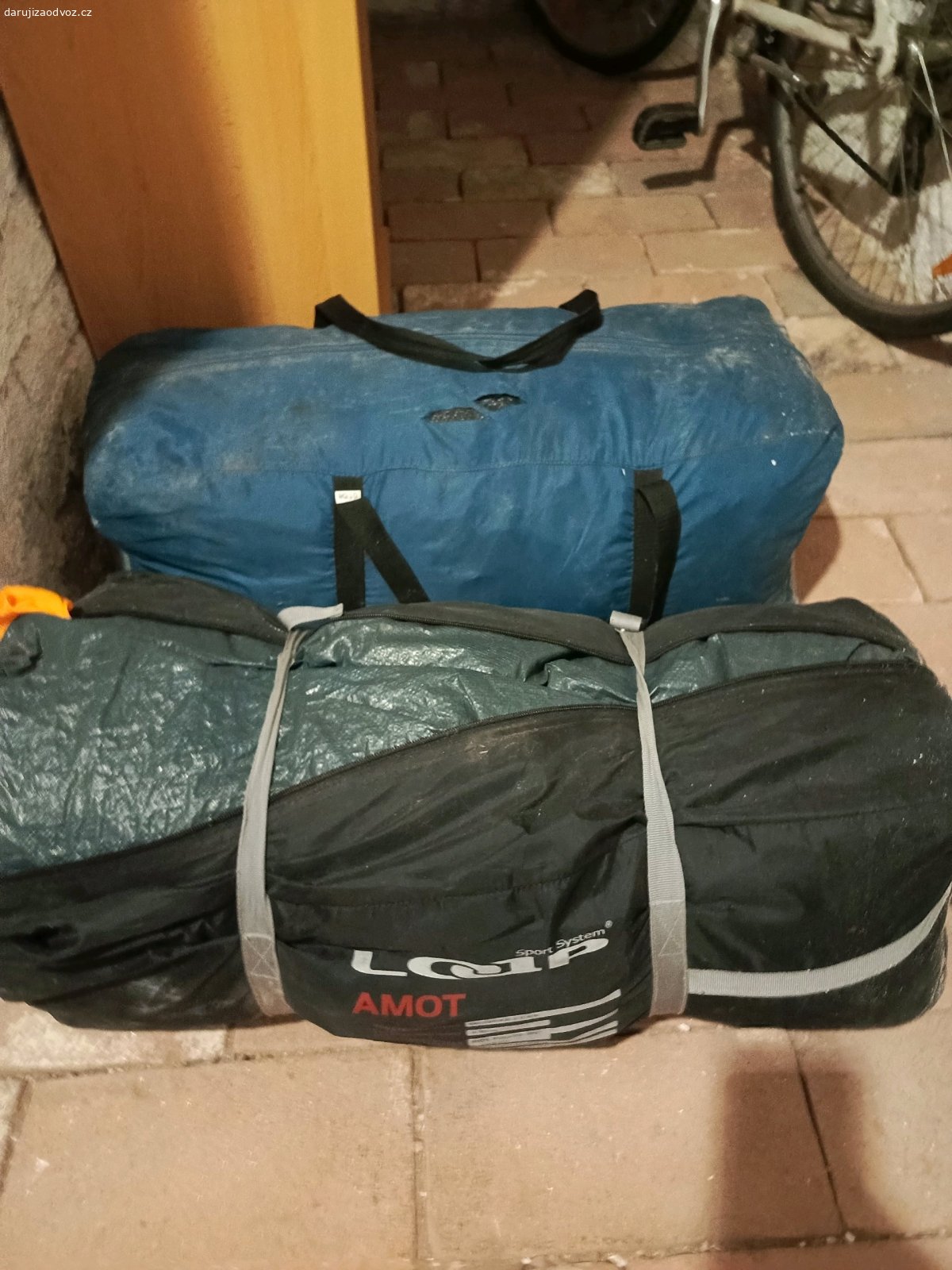 stan 2x pro 6 osob. 2 stan pro 6 osob mají nake nedostatky ale ještě poslouží