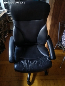 Stará kancelářská židle kolčková