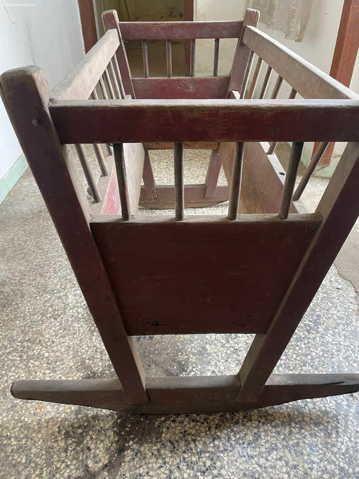 Stará kolébka. Daruji kolébku