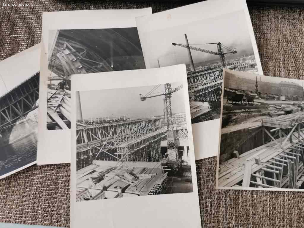 Staré fotografie staveb. Daruji za odvoz 5 ks starých fotografií staveb - mosty aj.