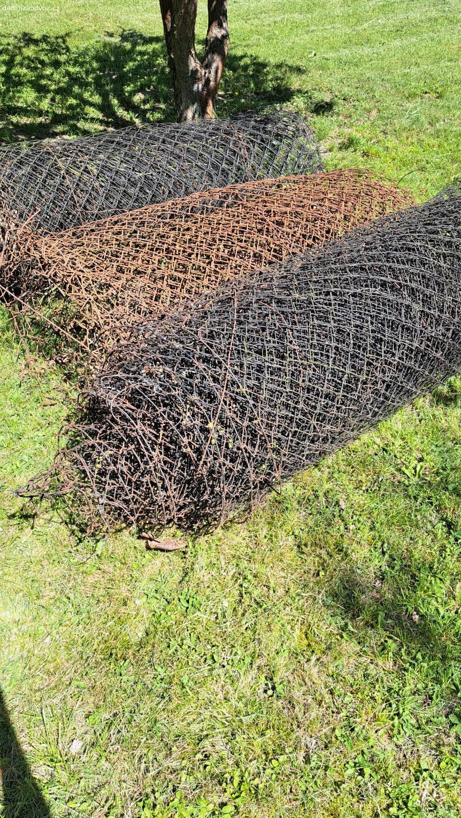 staré plotové pletivo. 40 metrů starého plotového pletiva, výška 150 cm