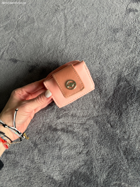 starorůžová peněženka