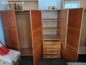 Starší skříně
